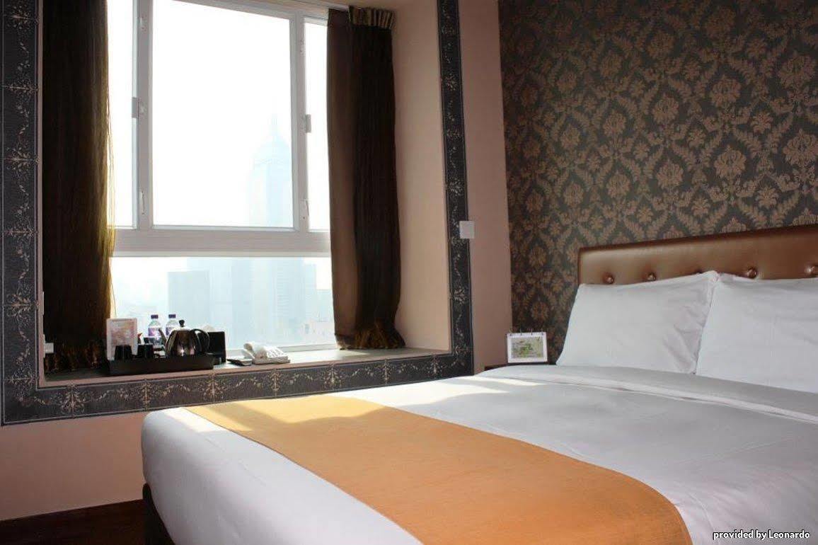Best Western Hotel Causeway Bay Hong Kong Room photo